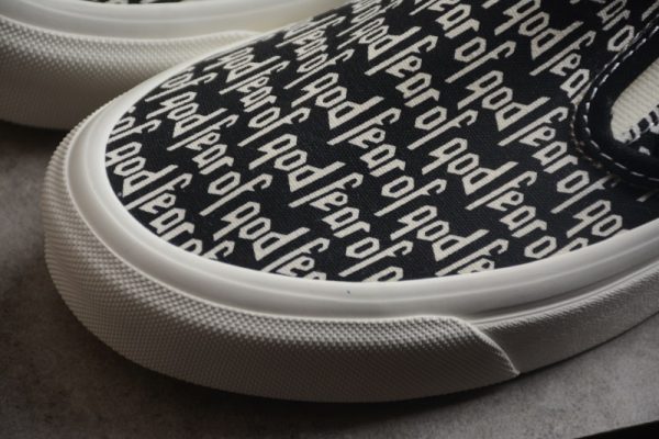 Fear Of God x Vans Slip-On Reissue(SP batch) - Image 3